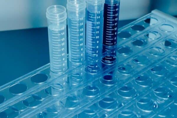 Probówki laboratoryjne - Falcon, Eppendorf i inne: rodzaje, rozmiary i zastosowanie