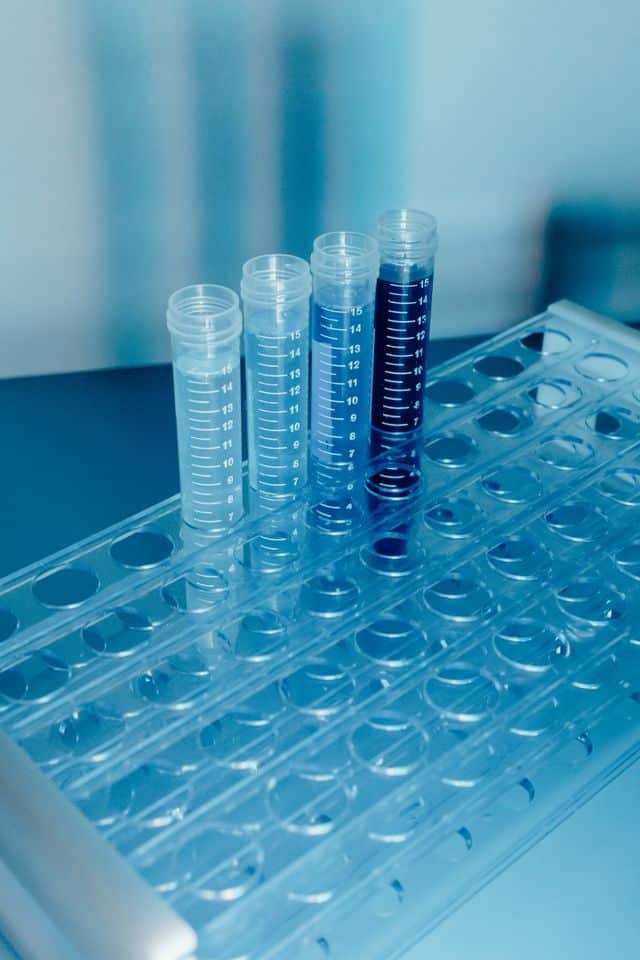 Probówki laboratoryjne - Falcon, Eppendorf i inne: rodzaje, rozmiary i zastosowanie